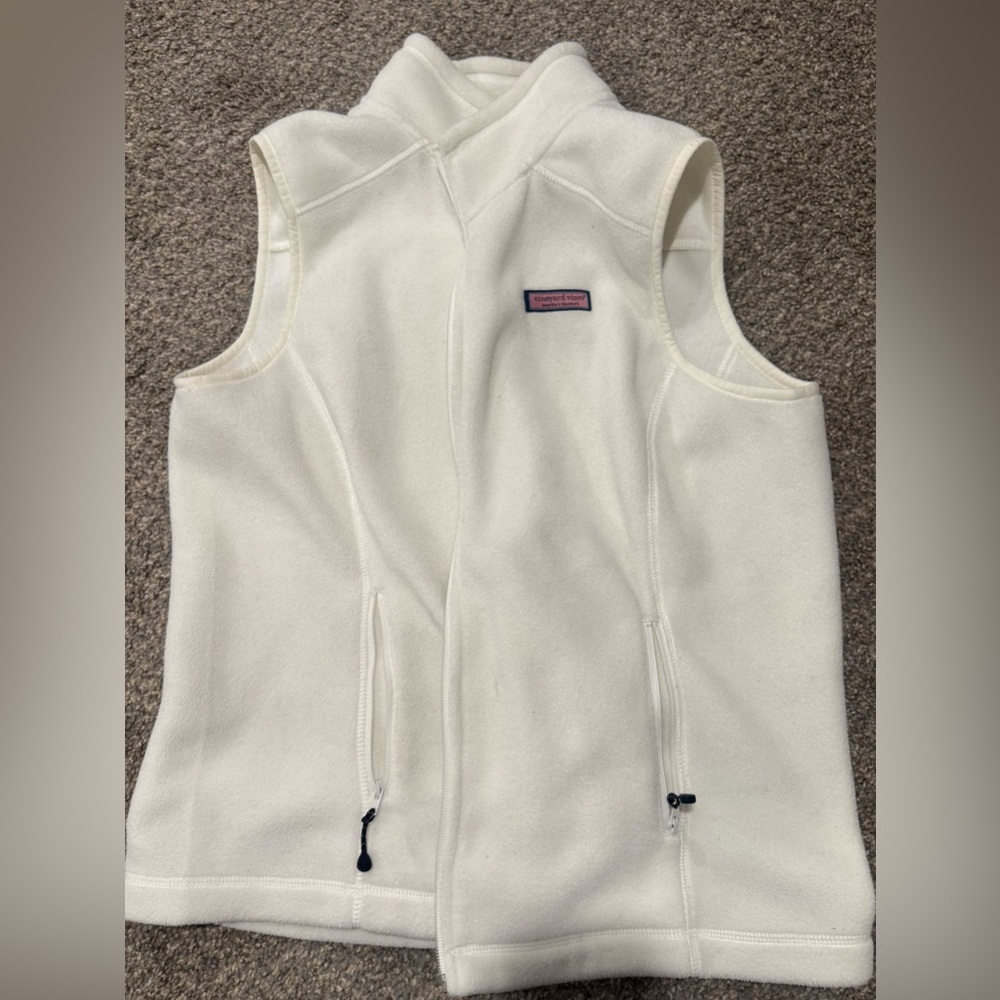 Cream Vineyard  Vines Fleexe Vest